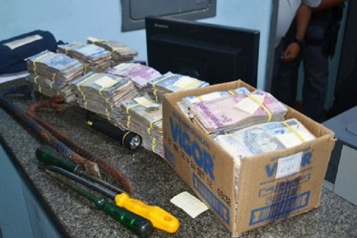 Ladrão é preso após invadir mercado
