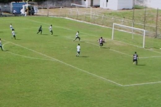 Matonense empata e segue líder