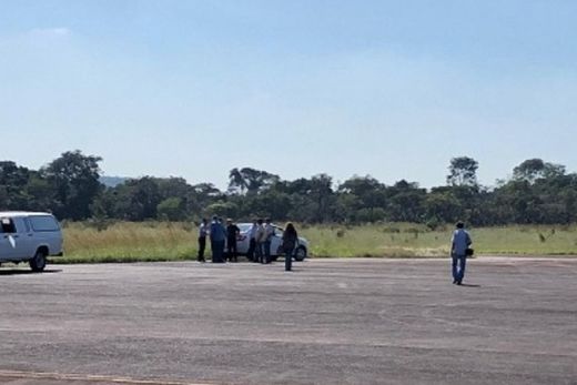 Equipes da Azul e Daesp vistoriam aeroporto de Araraquara