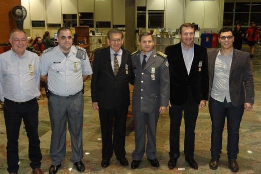 Empresários de Matão recebem medalhas