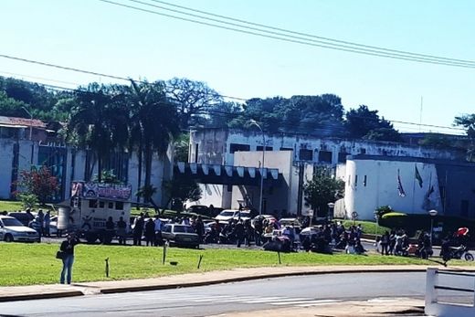 Servidores municipais estão em greve