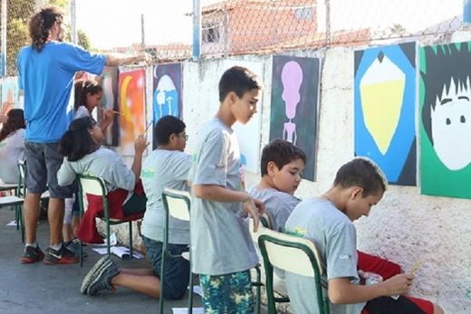 'Cidade das Cores' leva o grafite para escolas