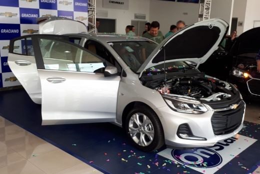Onix Plus é apresentado em Matão pela Graciano