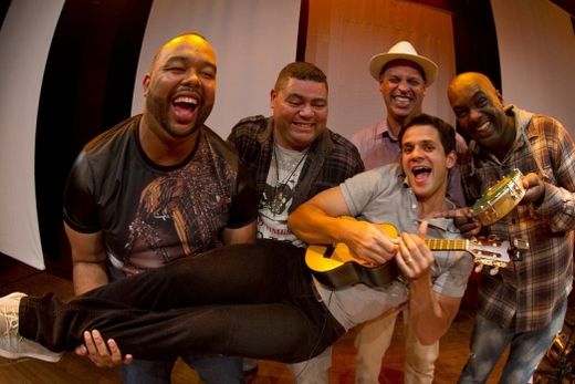 Sesc Araraquara recebe show grátis do Tamanco Malandro