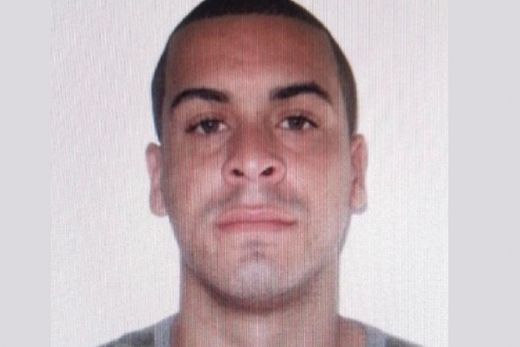 Torneiro mecânico é morto com facada no peito