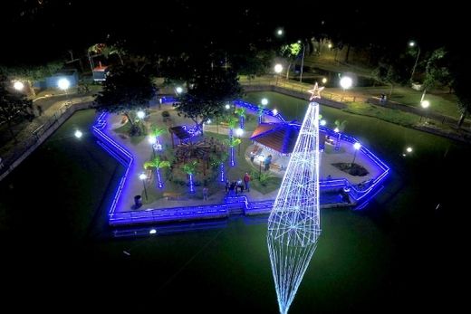 'Natal Iluminado' enfeita Parque Ecológico