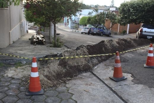 Rua José Bonifácio está interditada devido a obras