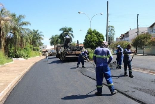 Avenida Daniel Antônio de Brito é recapeada