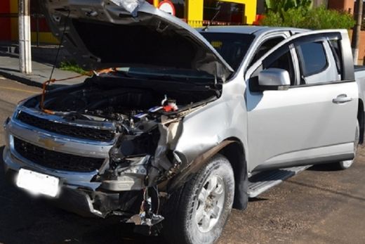 Polícia registrou acidente envolvendo três veículos