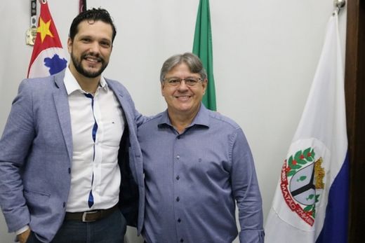 Esquetini recebe novo diretor da Anhanguera