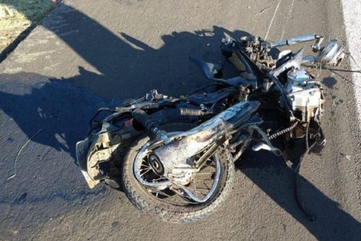 Motociclista morre atropelado por caminhão na SP-310