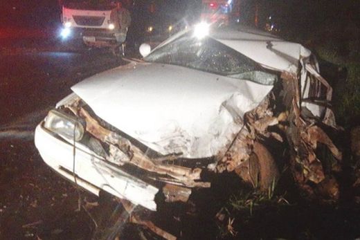 Colisão entre Carreta e Saveiro deixa motorista em estado grave