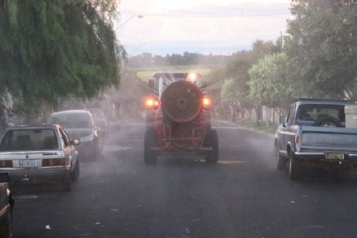 Prefeitura continua fazendo pulverização