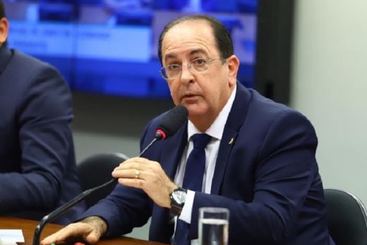 Deputado Motta pede apoio do governo a dentistas autônomos