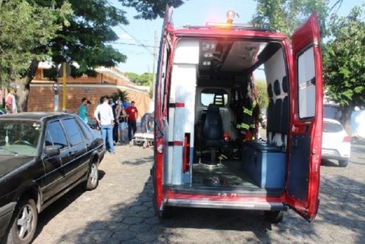 Acidente deixa mãe e filha feridas