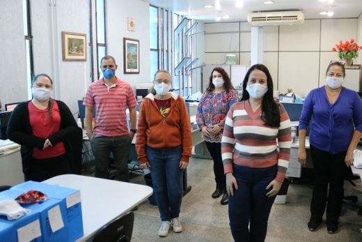 Servidores municipais recebem máscara de proteção