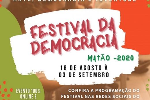 Jovens debatem sobre democracia nas redes sociais