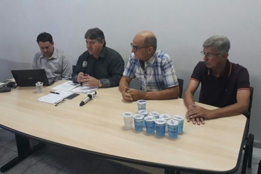 Secretário Ivan Serigato Jr., Prefeito Edinardo Esquetini, Presidente da Câmara Valter Trevisaneli e o vice-prefeito Moacir Matturro