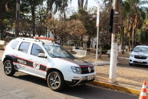 Briga entre andarilhos termina em facada, na Praça da Matriz