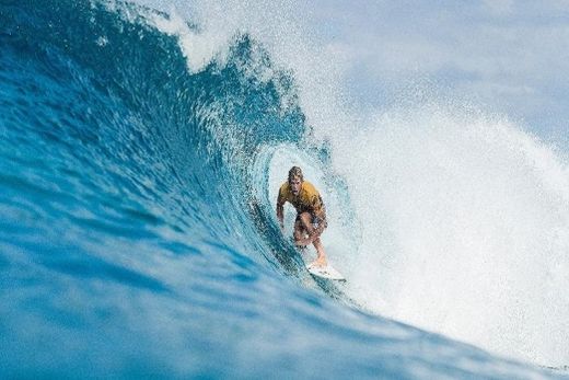 John John Florence em ação no Pipe Masters, no Havaí
