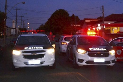 Policiais são agredidos durante ocorrência
