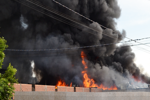 Fábrica de tintas sofre incêndio no Distrito Industrial de Toriba