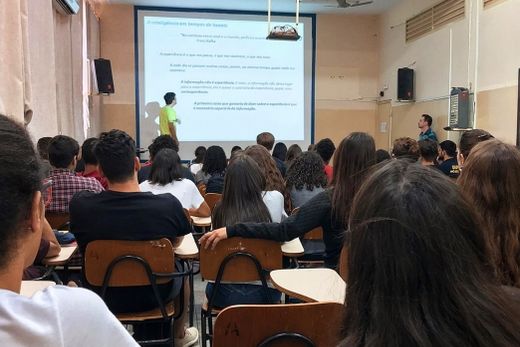 Diversidade. A equipe do cursinho é bastante plural em questões étnico-raciais e histórias de vida.
