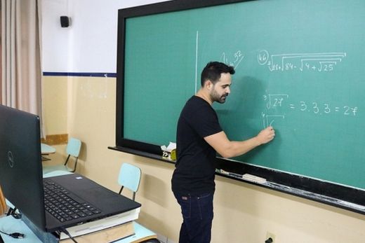 Escolas municipais lidam com desafio do ensino remoto