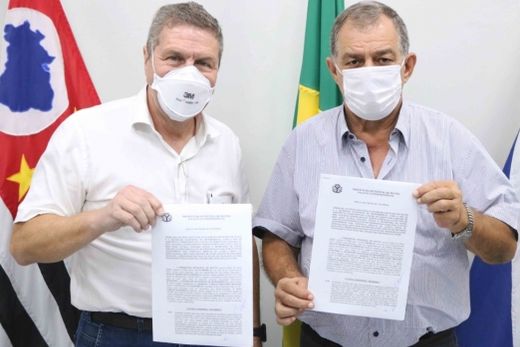 Prefeitura e Hospital assinam termo do Programa Mais Médicos para Matão