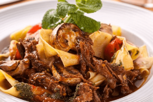 Páscoa em casa: celebre com um Pappardelle de Ragu de cordeiro
