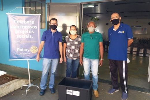 Rotary Matão entrega kits de compostagem para 100 famílias