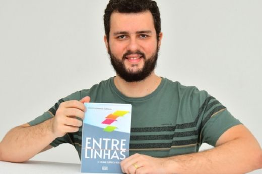 Entrelinhas, o novo livro de Cássio Carrara