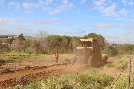 Prefeitura abre aceiros no Pulmão Verde para combater incêndios
