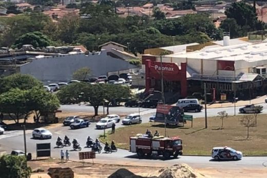 Corpo do prefeito foi levado em cortejo pelas ruas de Matão