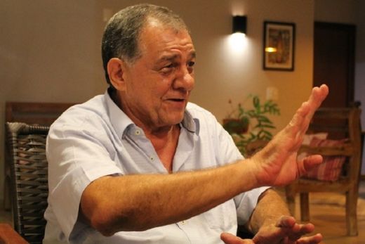 A(s) história(s) de Adauto nas páginas de A Comarca