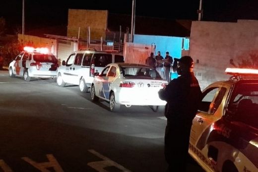 Fiscais encerram festa clandestina e multam 7 pessoas