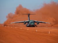 Embraer cria pista para colocar o maior avião já feito no Brasil