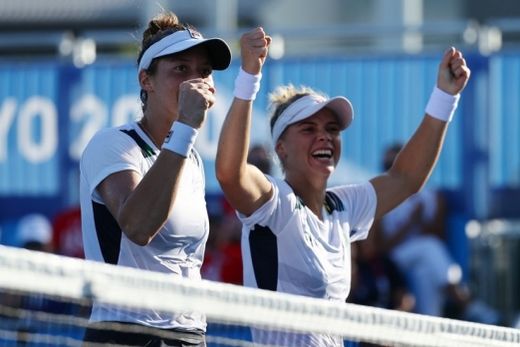 Pigossi e Stefani vão às semifinais de duplas femininas no tênis