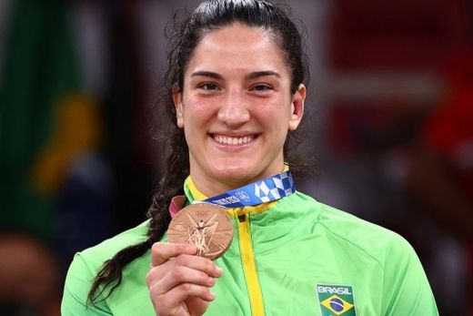 Mayra Aguiar faz história e é bronze nas Olimpíadas