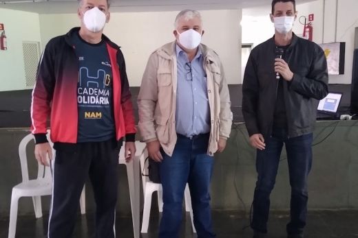 Davison, Ademir e Cássio. Iniciativa se utiliza de exercícios físicos e outras técnicas do esporte como ferramentas na recuperação dos traumas causados pelo coronavírus