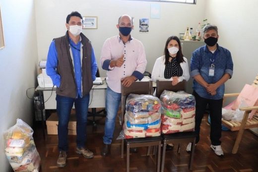 Colaboradores da Águas de Matão fazem doação para 'Anjos da Noite'