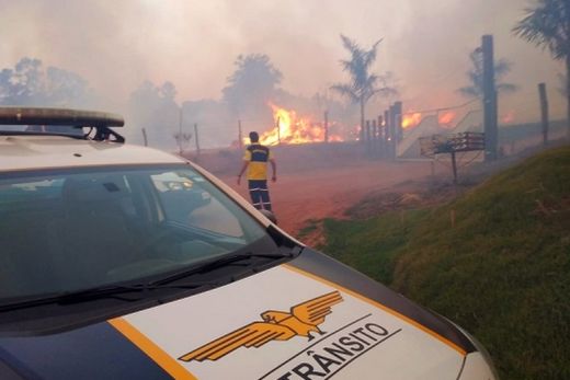 Defesa Civil e Bombeiros atendem três ocorrências de incêndio