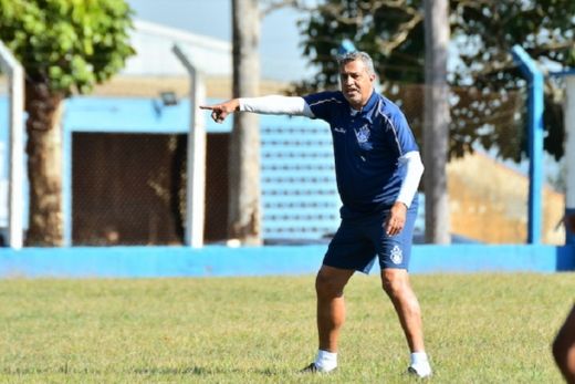 O técnico Márcio Ribeiro. "A Matonense tem uma equipe coesa, que se junta em diferentes setores do campo, marca forte e tem bom poder ofensivo"