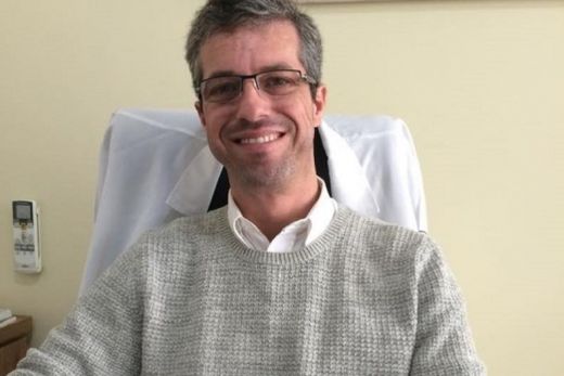 O médico Walmir D'Antonio. "Qualquer gripe, resfriado ou crise alérgica mais intensa devem ser considerados como covid-19 até que se prove o contrário"