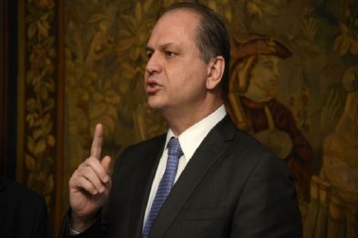 Ministro Ricardo Barros garantiu que não faltam vacinas contra a doença no País, mas ponderou que a disponibilidade não é imediata