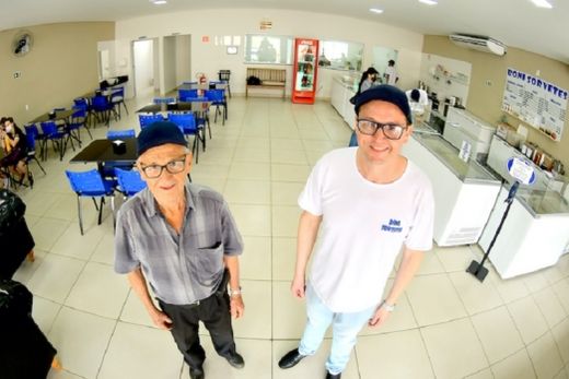 Jonas e Elder. Tradição de pai para filho começou há quase 40 anos, em São Carlos