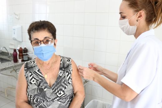 Matão começa a aplicar terceira dose em pessoas de 60 a 79 anos