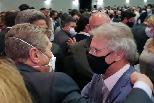 Contatos. João Carlos Marchesan esteve com o deputado Vanderlei Macris; Denise Minelli teve a oportunidade de conversar com o governador João Doria