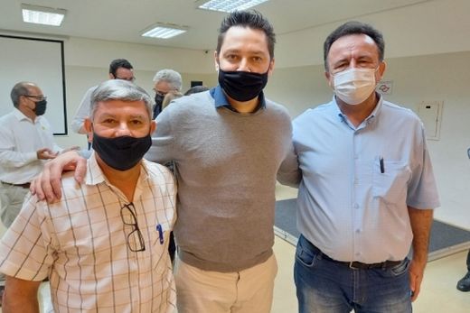 Sebastião Moreira, Marco Vinholi e Luiz Tamanini. Estudo apresentou a proposta de criação do Agrupamento Urbano Central com 26 municípios