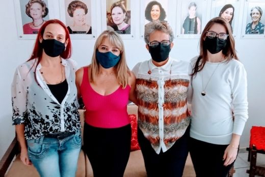 Márcia Ferrari conhece projetos sociais de Araraquara